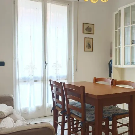 Hostdomus - La Casina Di Monica Appartement Loano