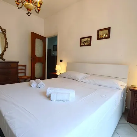 Hostdomus - La Casina Di Monica Loano