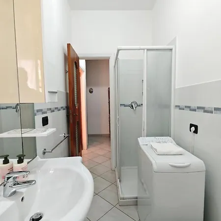 Apartment Hostdomus - La Casina Di Monica *