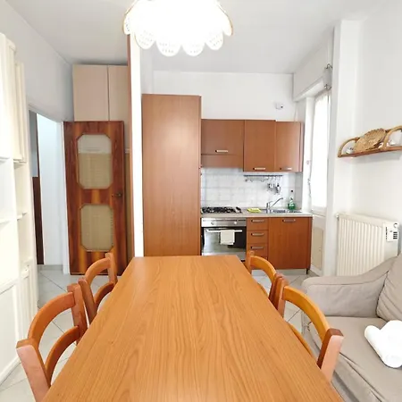 Apartment Hostdomus - La Casina Di Monica